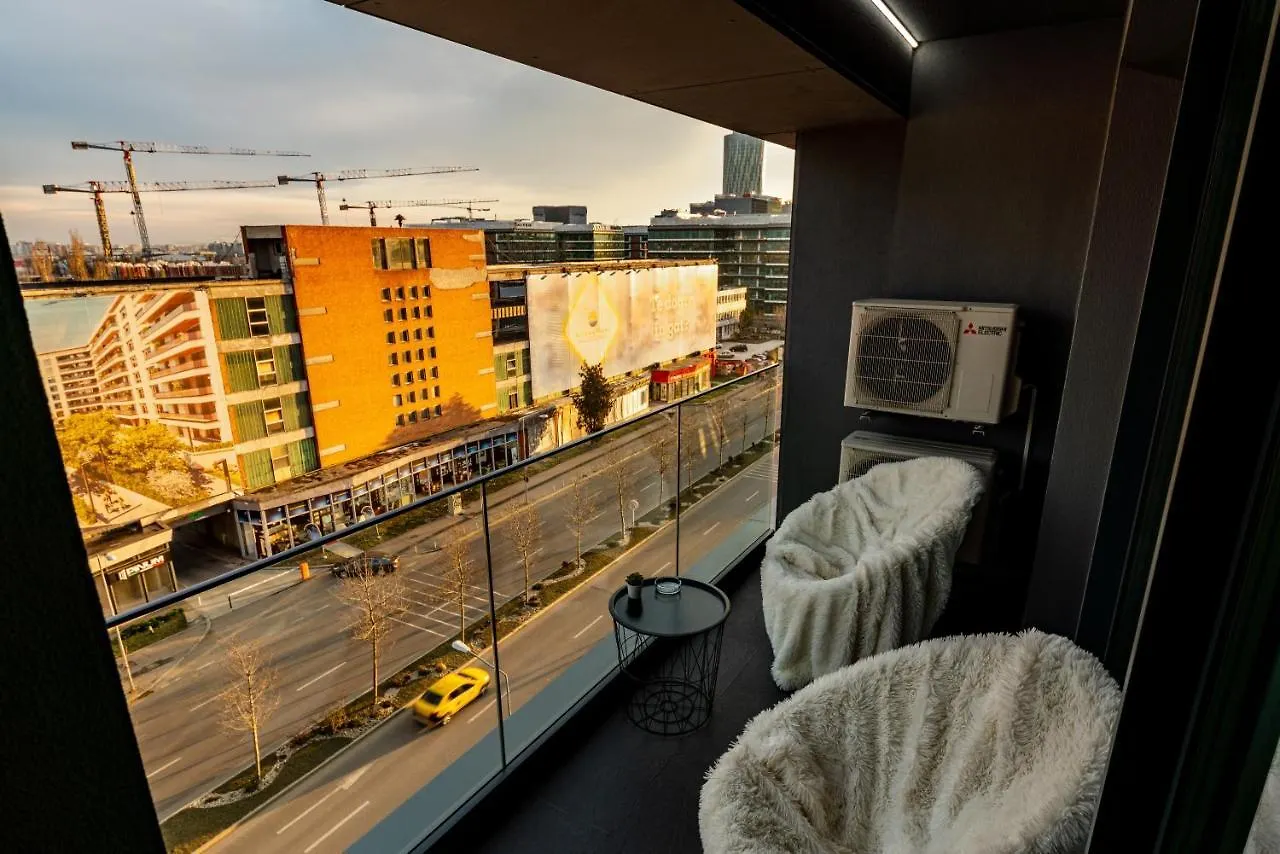 Pointresidence Bucureşti 0*,  România